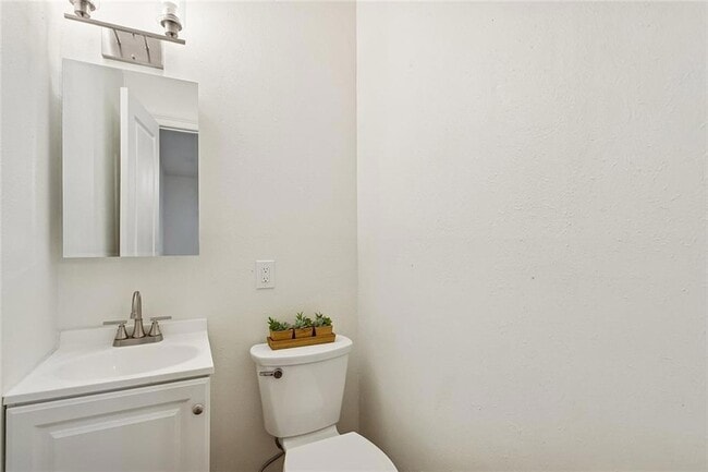 Building Photo - 278 Oriole Dr