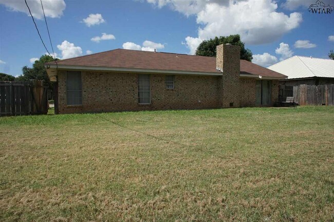 Building Photo - 4613 Spring Shadow Dr