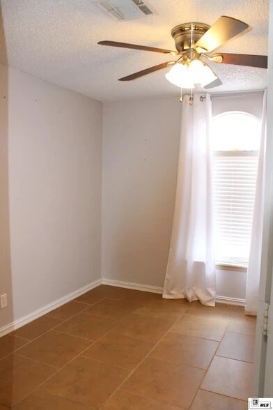 Building Photo - 110 Willow Branch Dr