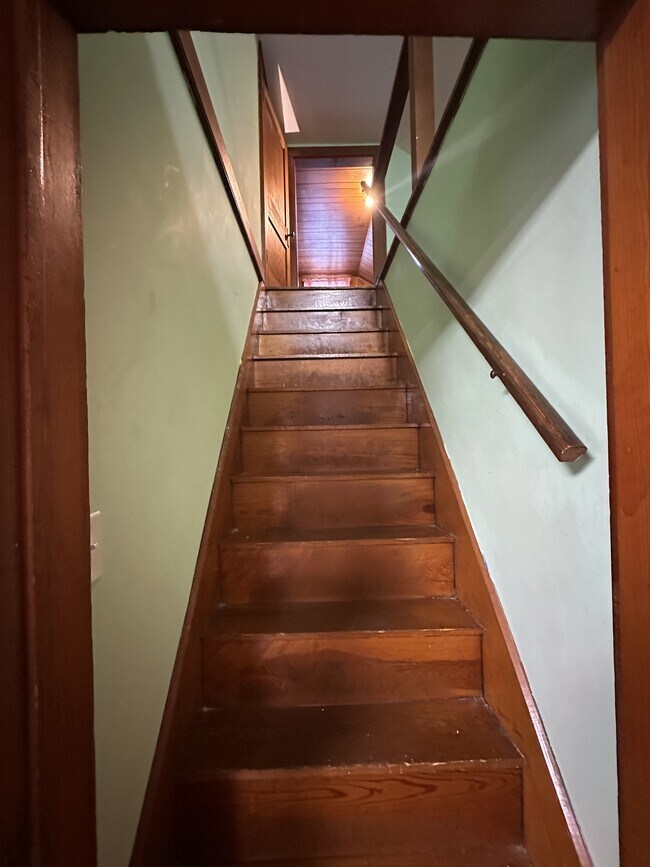 Building Photo - 940 Lindbergh Ave