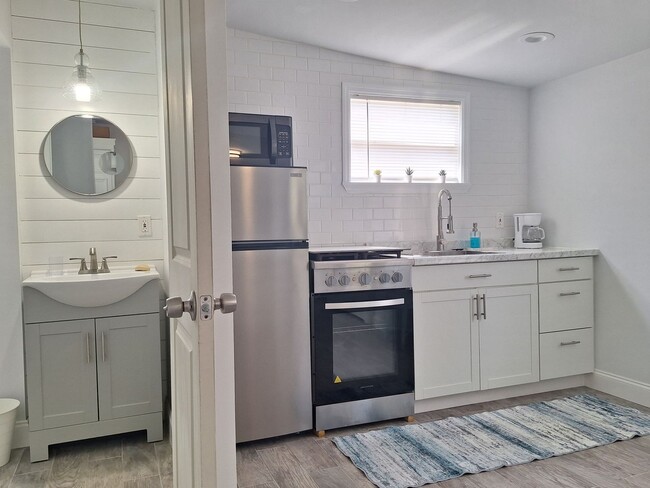 Building Photo - Efficiency Mainland New Smyrna Beach