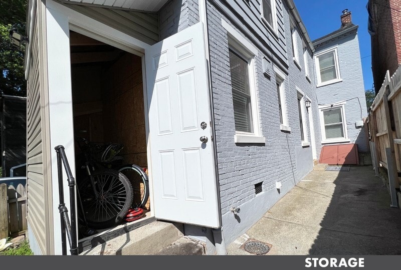 Building Photo - 514 St Joseph St