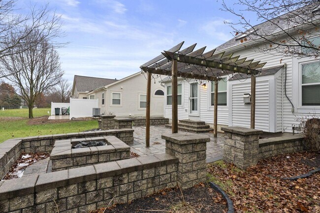 Building Photo - 397 Abbotsbury Dr