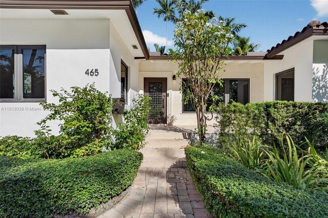 Building Photo - 465 NE 52nd St