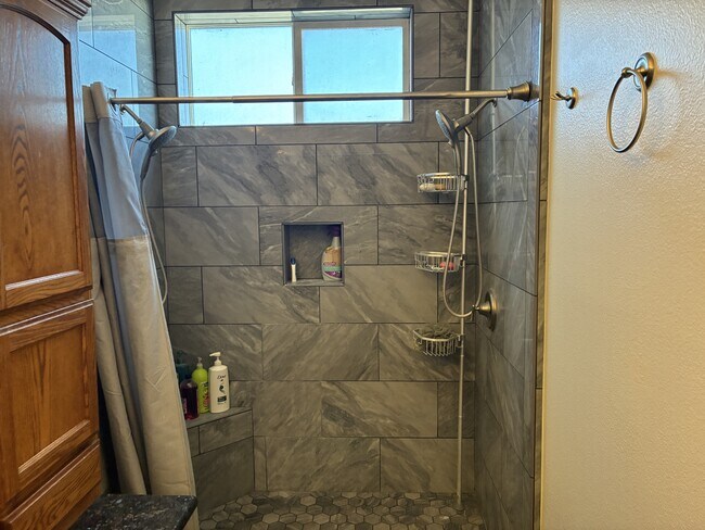 Building Photo - 3080 Lindero St