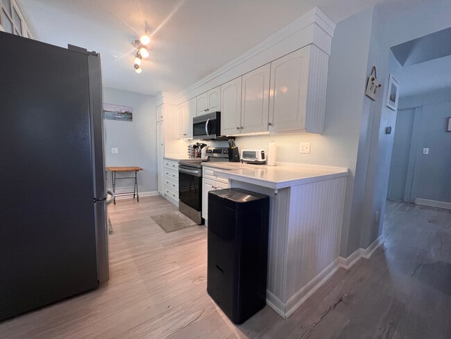 Building Photo - 26 Poplar St