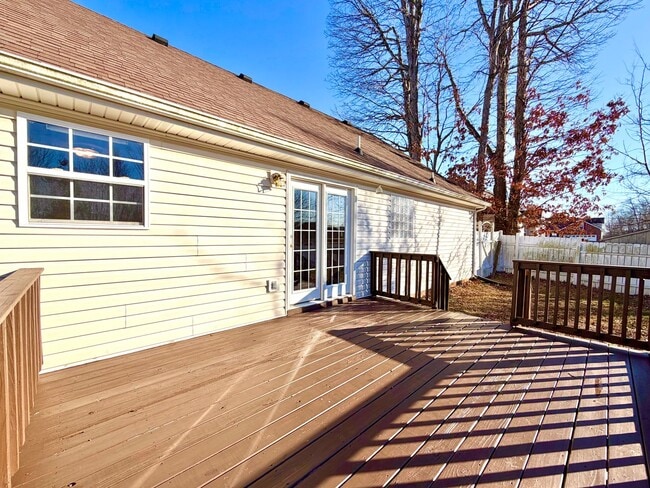 Building Photo - 1636 Cedar Springs Cir