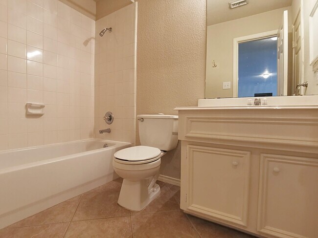 Building Photo - 3527 Hera Dr