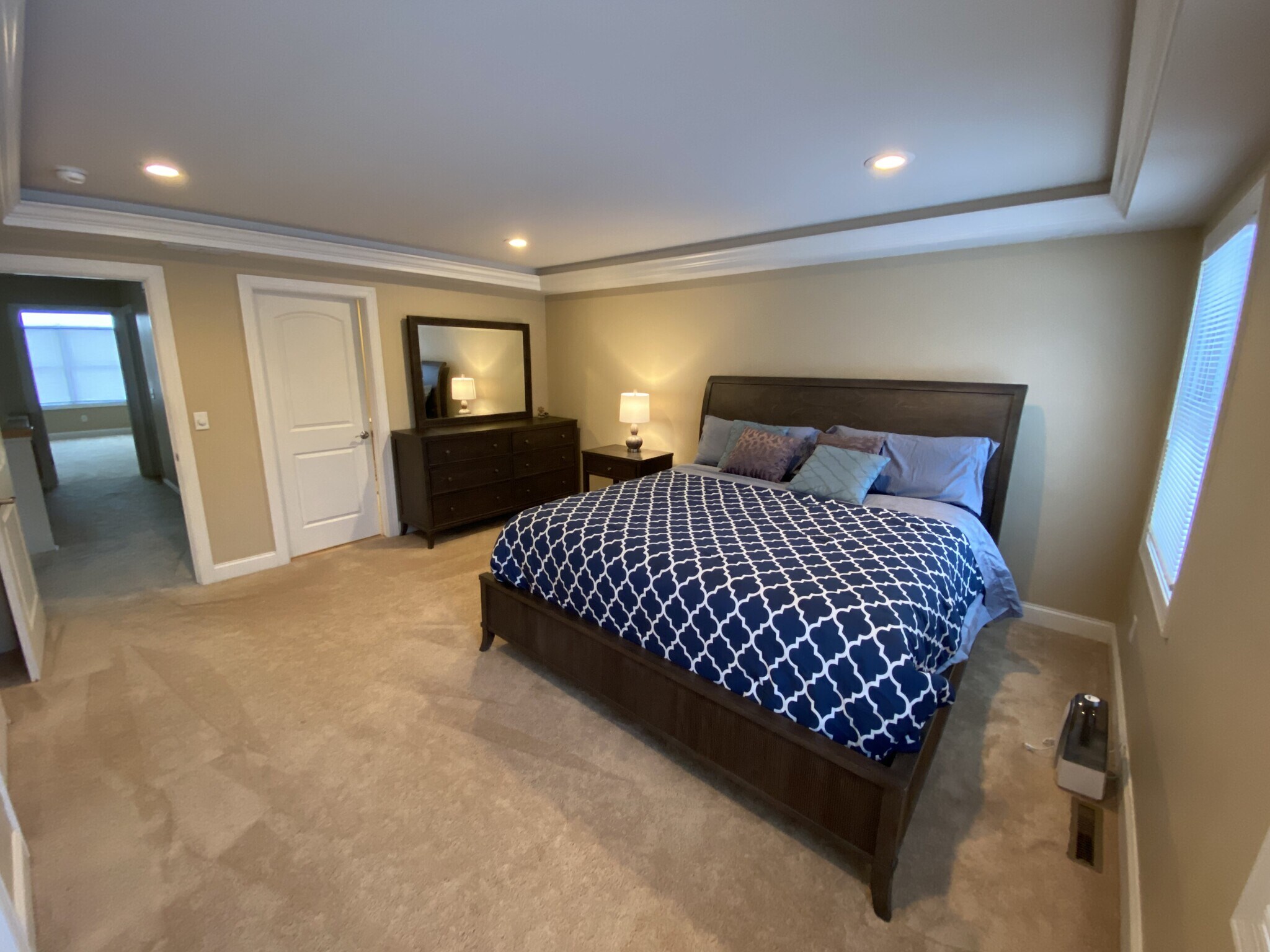 Building Photo - 4698 Brompton Dr
