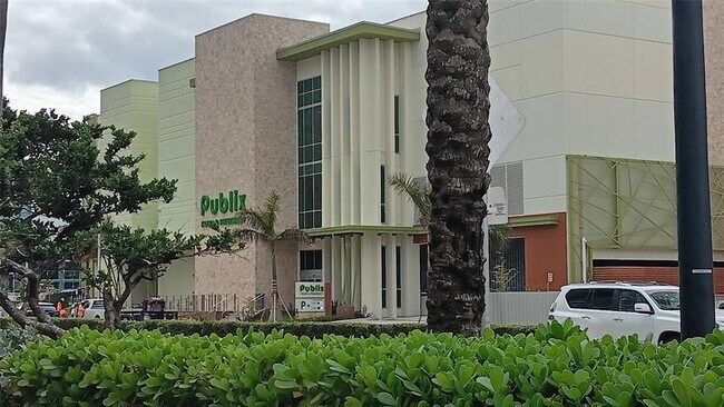 Building Photo - 3001 S Ocean Dr