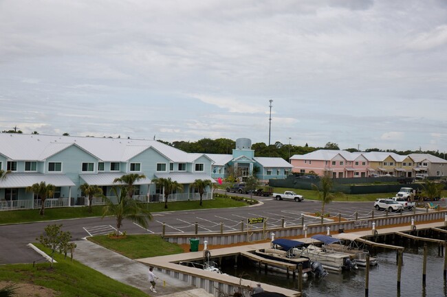 Building Photo - Cape Crossings