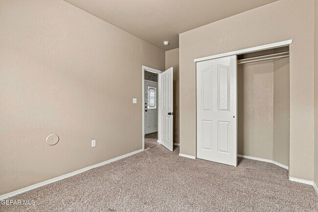 Building Photo - 641 Bariloche Dr