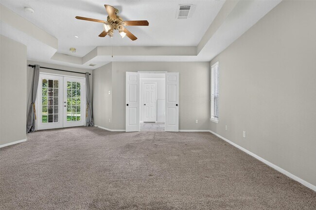Building Photo - 108 Oak Creek Ln