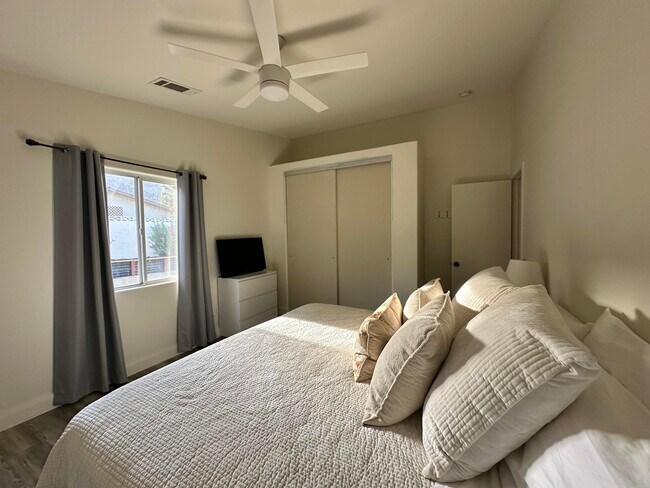 Building Photo - 54445 Avenida Alvarado