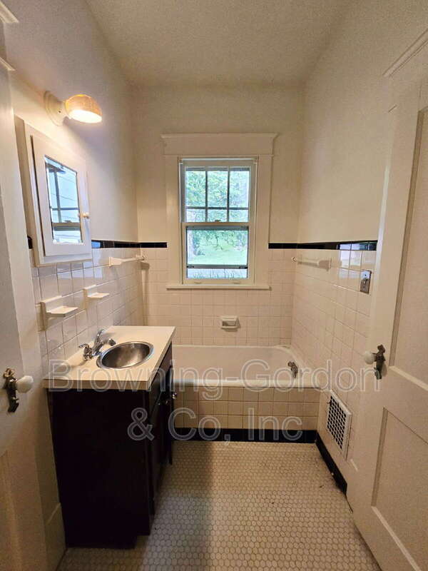 Building Photo - 3016 Lebanon Pike
