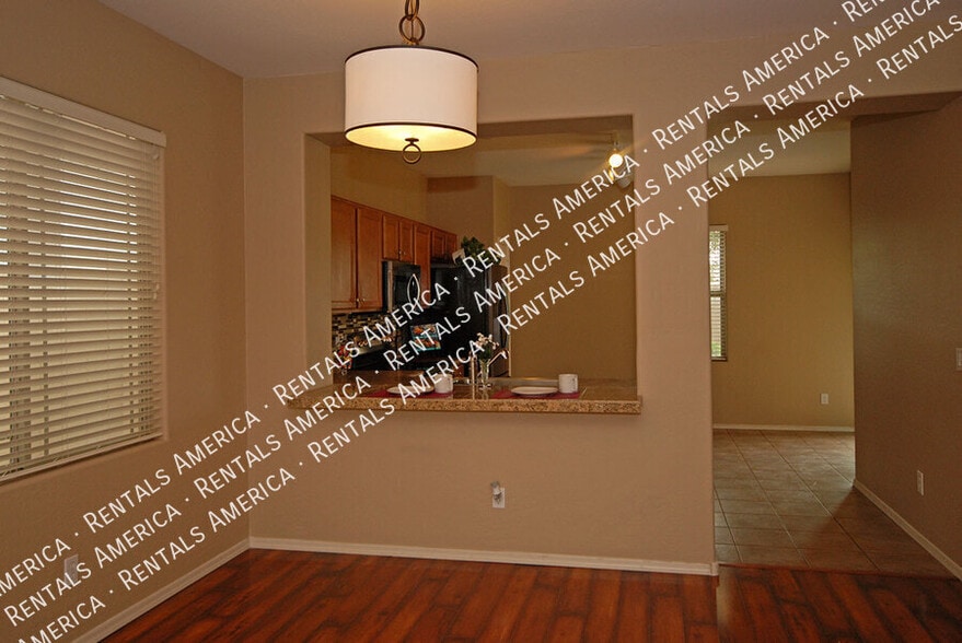 Building Photo - 2010 S Falcon Dr