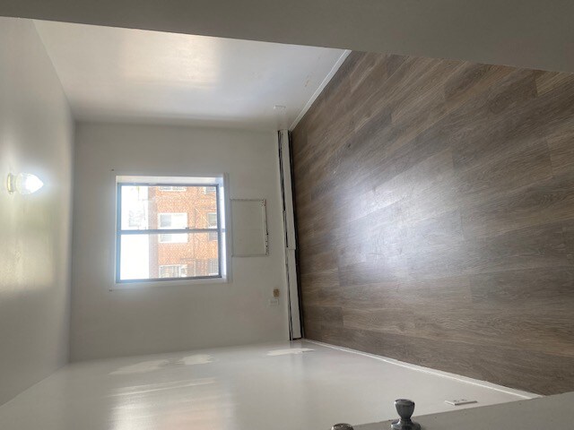 Building Photo - 40-49-49 Case St