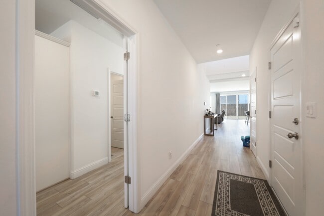 Building Photo - 6811 Walkers Gln Ln