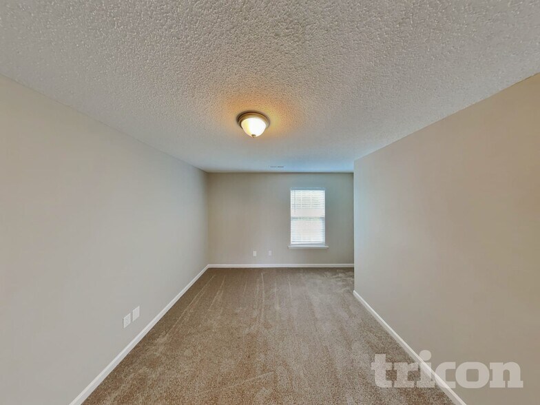 Building Photo - 6103 Glen Way Dr