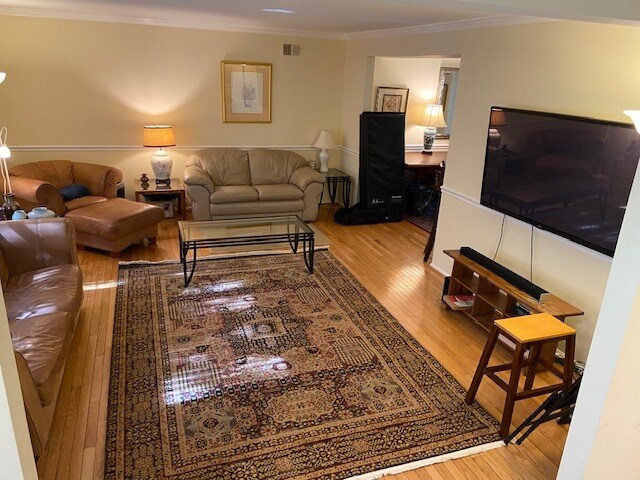 Building Photo - 10805 Pearson St