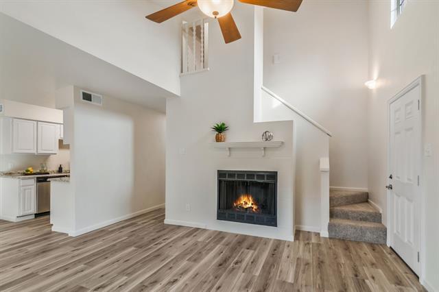 Building Photo - 352 W Harwood Rd