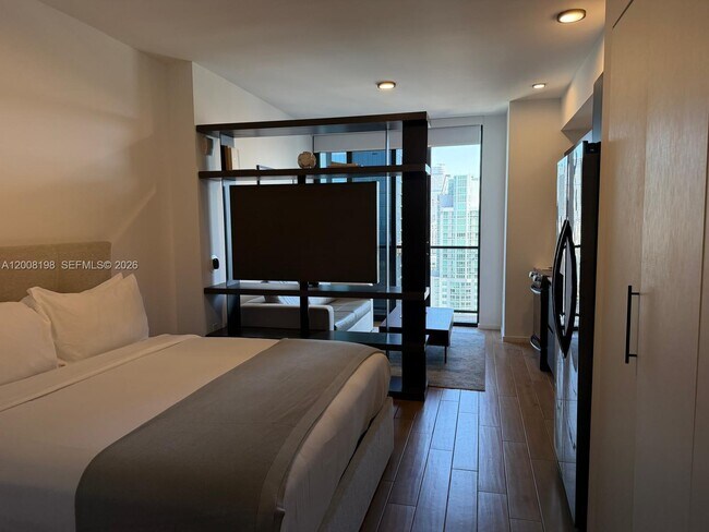 Building Photo - 398 NE 5th St