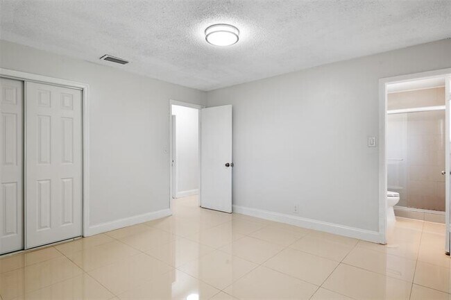 Building Photo - 6719 Boulevard of Champions