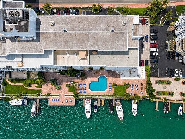 Building Photo - 5700 Collins Ave