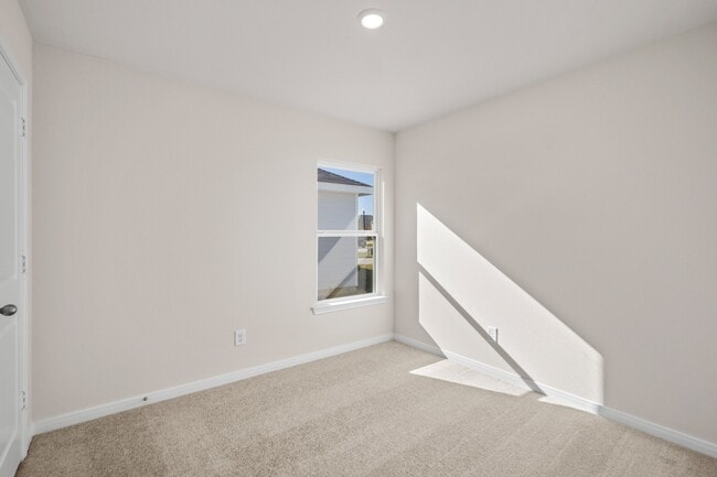 Building Photo - 320 Tejas Trl