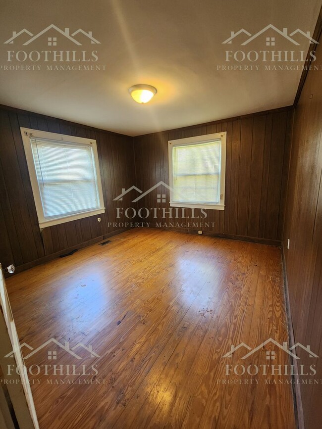 Building Photo - 507 Rose Hill St