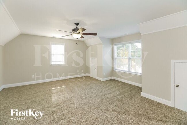 Building Photo - 54 Village Park Dr