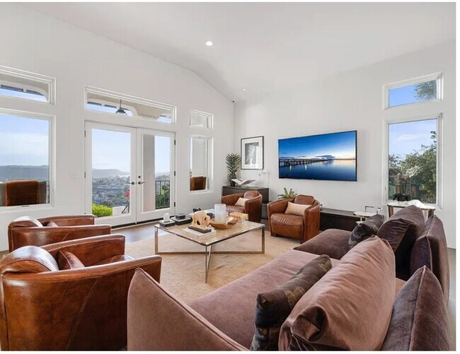 Building Photo - 2645 Marmol Ct
