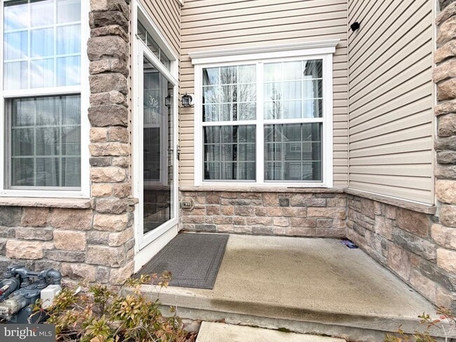 Building Photo - 308 Roarks Trail