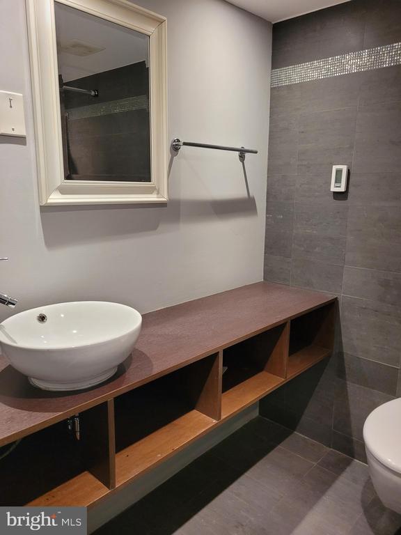 Building Photo - 849 S 7th St