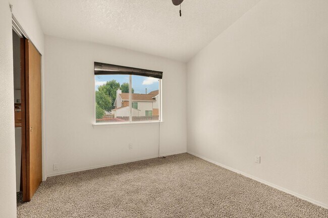 Building Photo - 7817 Sunrose Dr NW