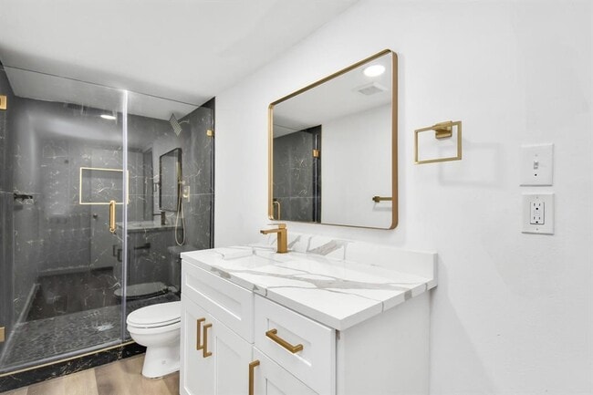 Building Photo - 1802 E Martha Ln