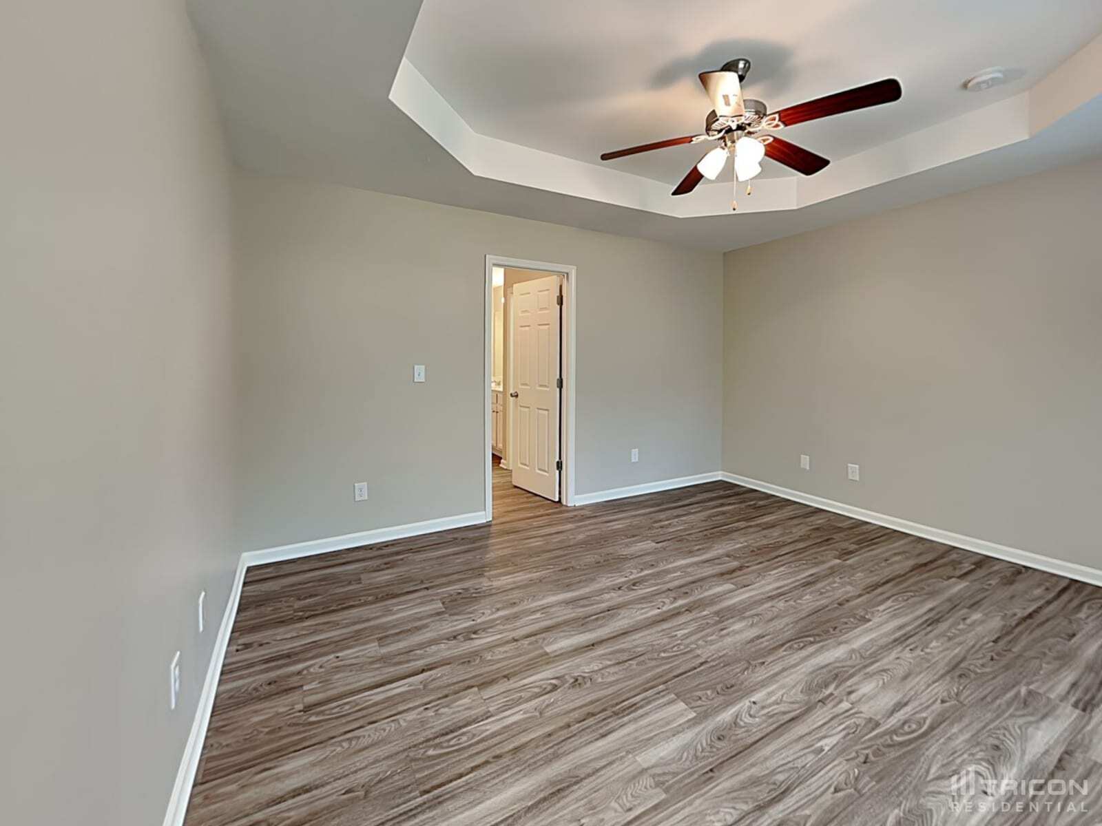 Building Photo - 6235 Leslie Drive