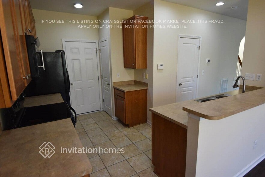 Building Photo - 3012 Grande Heights Dr