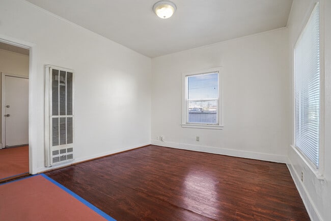 Building Photo - 1 Bed 1 Bath | Del Paso Heights area of Sacramento