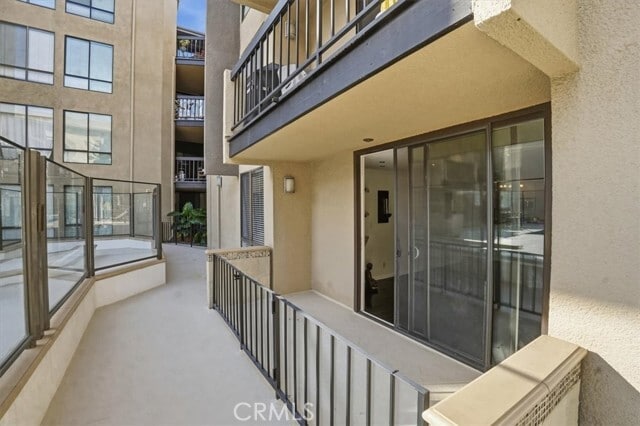 Building Photo - 7320 Hawthorn Ave