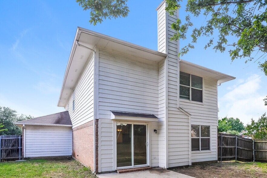 Building Photo - 8564 Charleston Ave