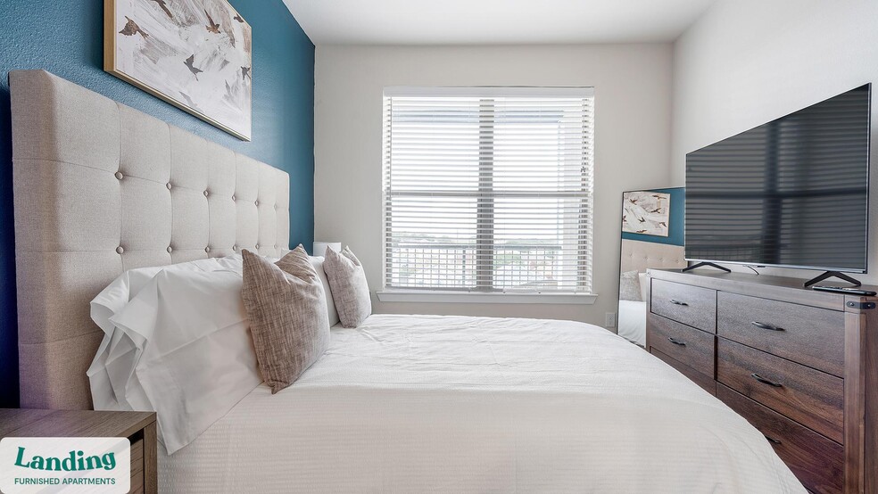 Building Photo - 14015 Univ Pass