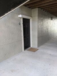 Building Photo - Partially Furnished 1BR/1BA in the Beautiful Windsor Park Community!