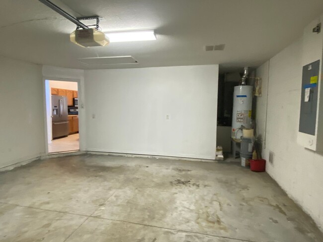Building Photo - Home for rent