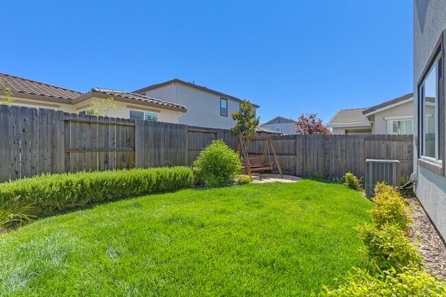Building Photo - 12744 La Granada Wy