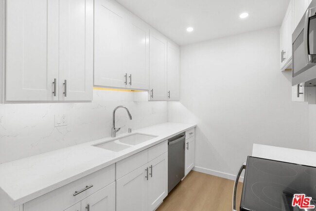 Building Photo - 1114 12th St