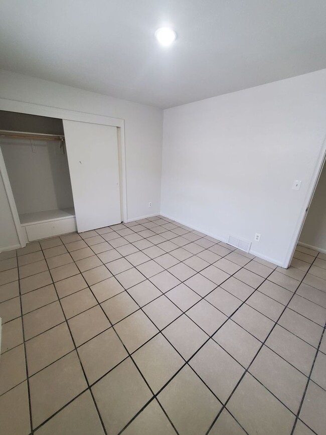 Building Photo - 5541-5543 N 35th St. (Duplex)