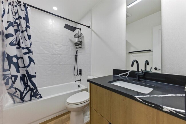 Building Photo - 3817 Leafield Dr