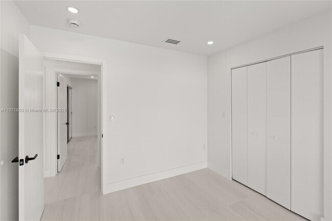 Building Photo - 6010 SW 108th Pl