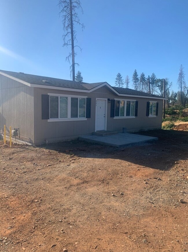 Building Photo - Central Paradise Location Brand Newer3 bed...
